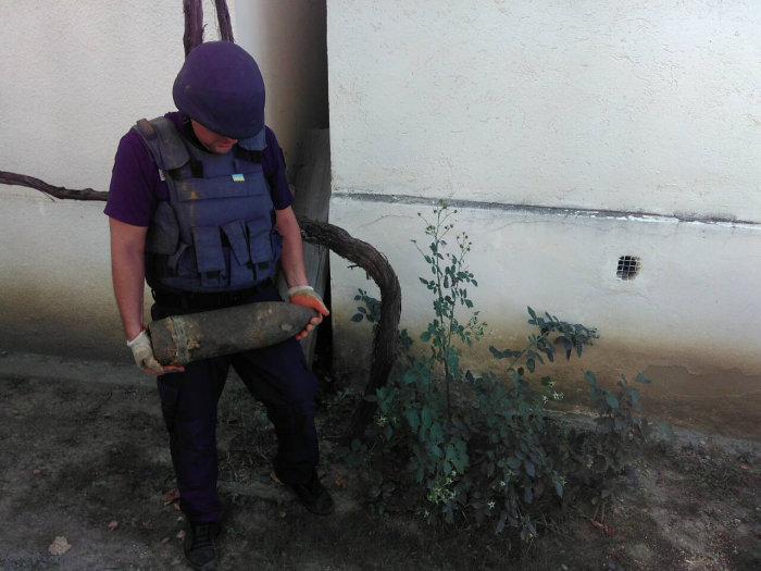 Піротехніки знищили артилерійський снаряд у Чопі