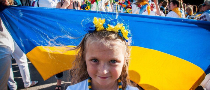 До Дня Незалежності береги Ужа об’єднають через Пішохідний міст 100-метровим Державним прапором