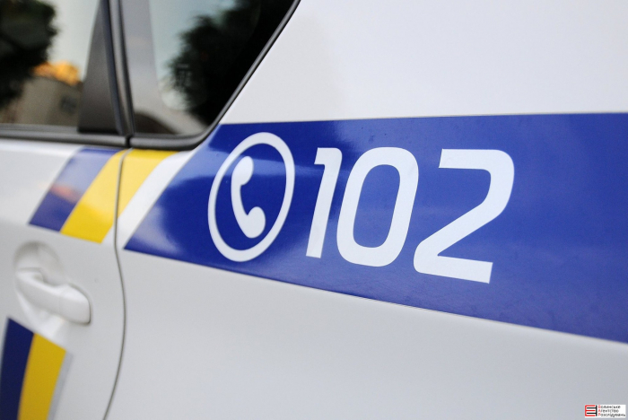 На Виноградівщині жінка нанесла своєму сусіду травми дерев’яною палицею