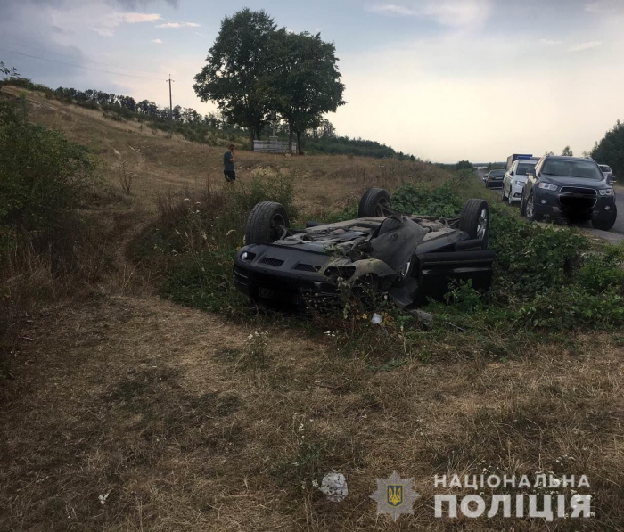ДТП на Виноградівщині: дві пасажирки «Volkswagen Touareg» – в лікарні