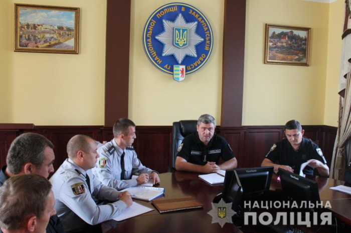 Головний полісмен Закарпаття "прошерстить" ізолятори тимчасового тримання в області