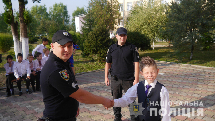 Діти Закарпаття святкують День знань з поліцією