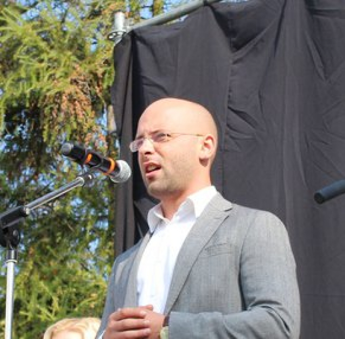 Дощ завадив відбутися святковій шоу-програмі до Дня знань в УжНУ – її перенесено