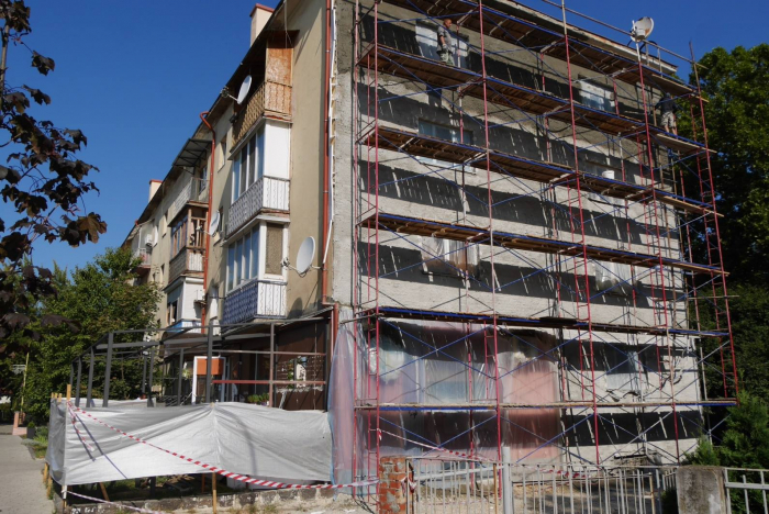 Відповідальне підприємництво і в Ужгороді: власник кав’ярні відремонтує фасад п’ятиповерхівки