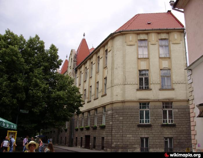 Рейтинг загальноосвітніх закладів м.Ужгород. Хто ж найкращий?