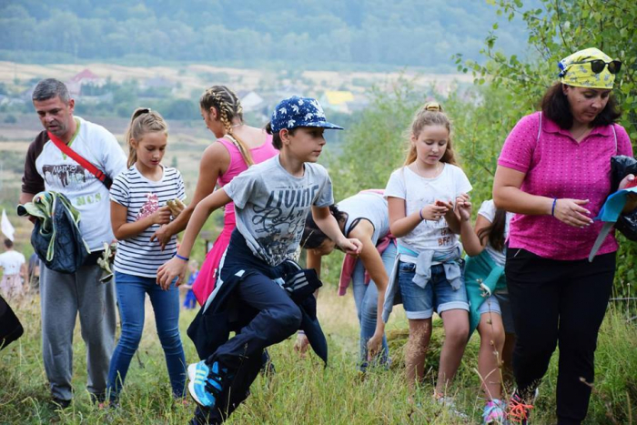 Мандрівку добра здійснили жителі села у підніжжя Невицького замку