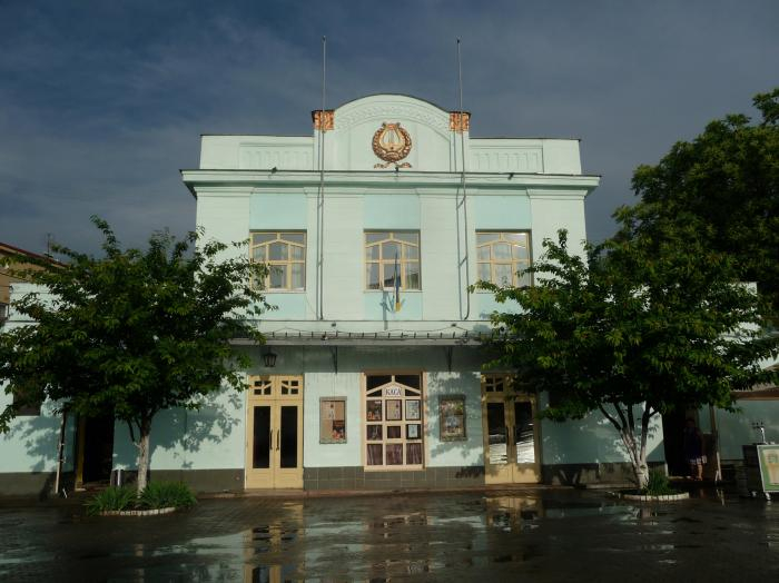Ляльковий театр в Ужгороді "оточили" водоканалівці!