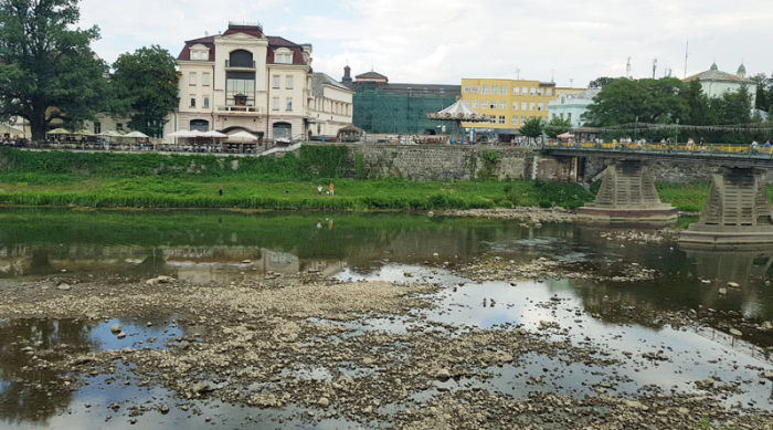 Одна з причин обміління Ужа – очистка дериваційного каналу, — гідрологи
