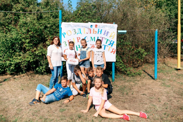 На Закарпатті проблемою сортування сміття переймаються вже не тільки дорослі, а й діти
