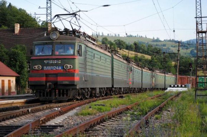 На Закарпатті планують закрити 10 залізничних станцій вантажних перевезень. Як це вплине на населені пункти