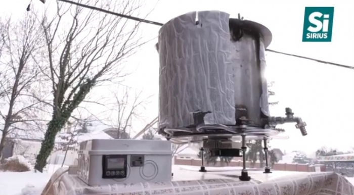 Закарпатський винороб із Ключарок запатентував прилад для вимірювання стадії бродіння вина (ВІДЕО)