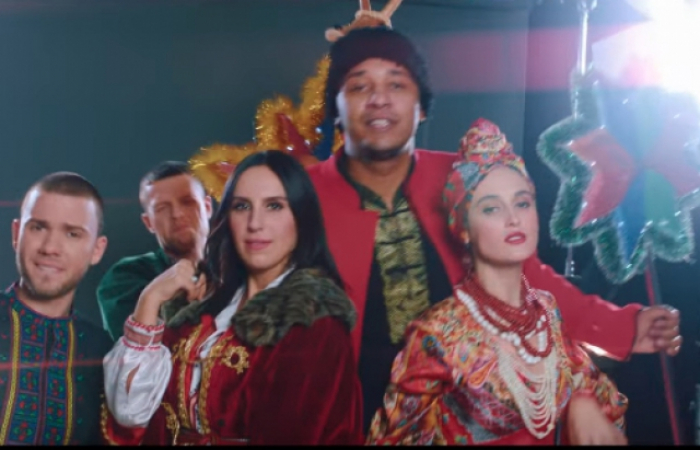 Хіп-хоп колядка "Добрий вечір": закарпатка Аліна Паш заколядувала з українськими зірками (ВІДЕО)