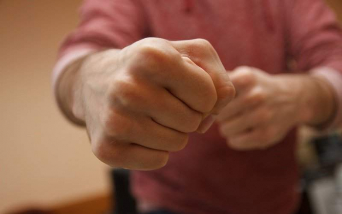 Черепно-мозкова травма, перелом ребер, травма живота, політравма – на Хустщині чоловік відлупцював батька