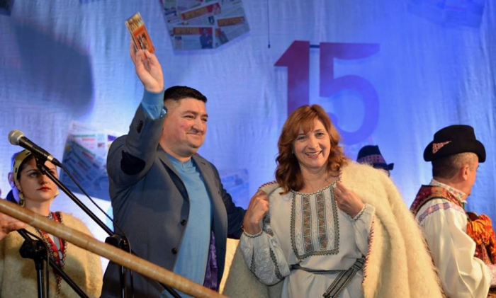 У затишній, майже родинній, атмосфері в Ужгороді відзначили 15-річчя газети «Неділя»