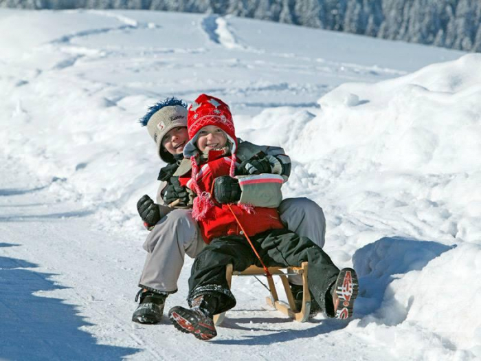 Зимові канікули на Закарпатті: стало відомо, які школи на карантині (ВІДЕО)