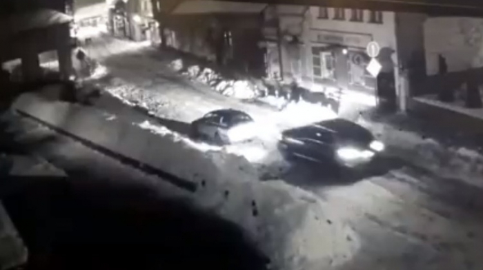 В Ужгороді шукають водія Ауді Q7, який здійснив наїзд на інше авто й втік (ВІДЕО)