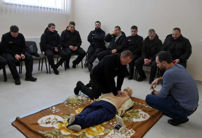 Муніципали Ужгородської міськради ознайомилися з «Базовою підтримкою життя» 