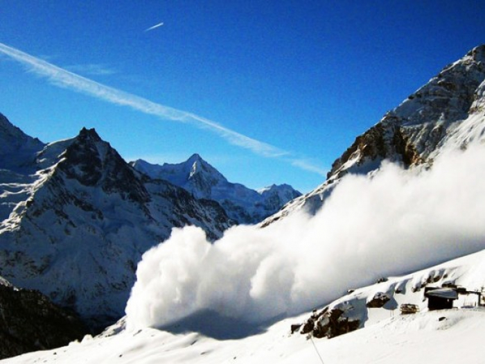 До уваги закарпатців: зберігається сніголавинна небезпека
