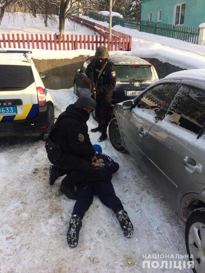 У закарпатця-фігурната кримінальної справи виявлено кастет і балаклаву