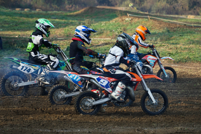 Спортсмени з Закарпаття, Львова та Києва змагалися в мотокросі в Ужгороді