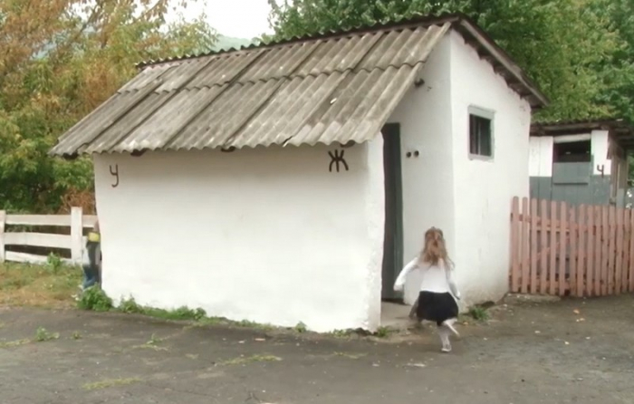 Статистика плачевна: на Закарпатті найбільше в країні шкіл із туалетами на вулиці (ВІДЕО)