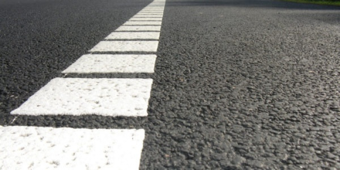 В Ужгороді тривають роботи з нанесення дорожньої розмітки