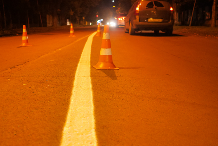 В Ужгороді почали наносити дорожню розмітку на кількох вулицях