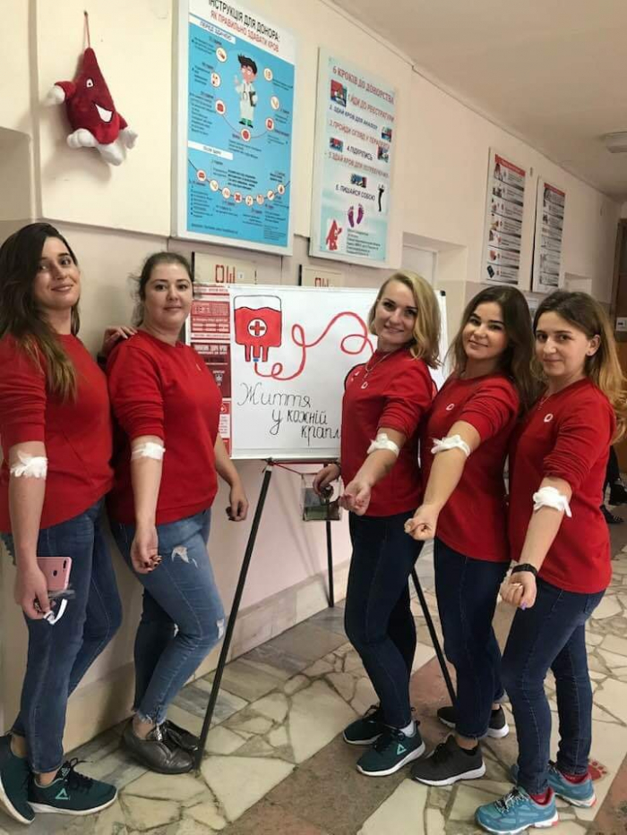 Тиждень милосердя в Ужгороді: донорів побільшало, містян просять надалі долучатися до здачі крові