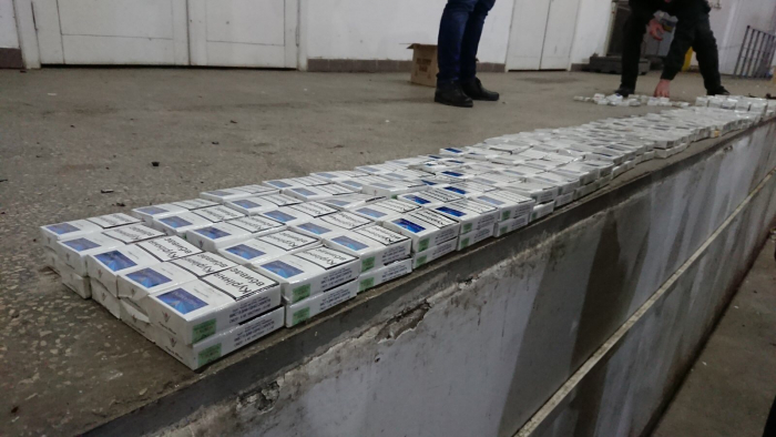 Закарпатські митники вилучили у молдованина 1250 пачок цигарок, які він віз у Францію
