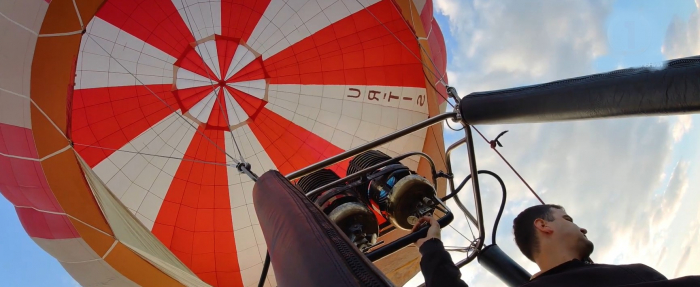 Закарпатський "повітроплавець": як Іван Островка на повітряній кулі підкорює небо (ВІДЕО)