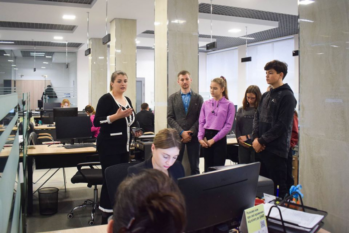 Із роботою ужгородського ЦНАПу ознайомилися учні приватного ліцею «Гірчичне зерно»