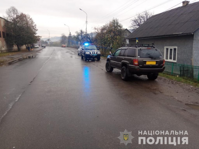 На Тячівщині водій позашляховика «Jeep» скоїв наїзд на пенсіонерку – старенька померла