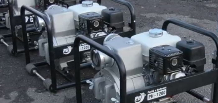 Допомога закарпатським рятувальникам від чеських колег – мотопомпи