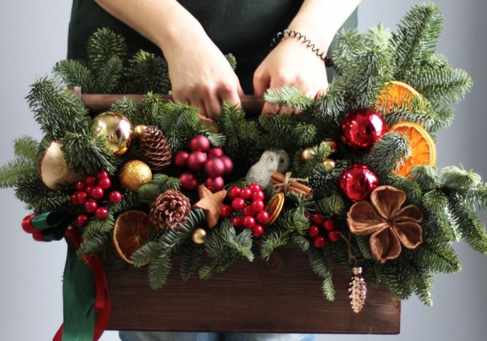 Святково та особливо: як на Рахівщині діти виготовляли новорічні віночки (ВІДЕО)