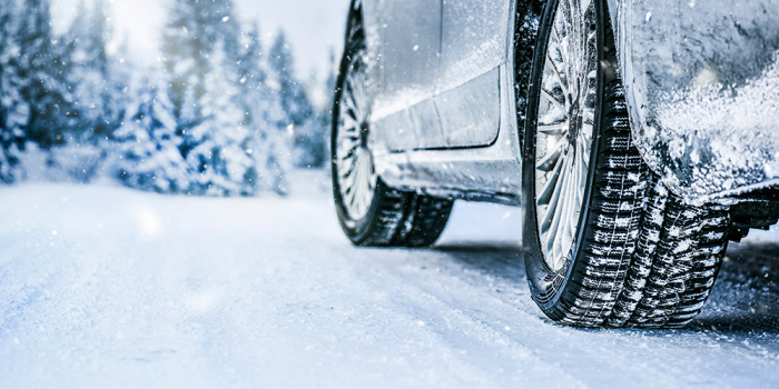 Відкладали зміну шин до останнього? На шиномонтажках на Закарпатті справжній ажіотаж