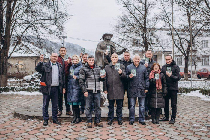У Перечині випустили поштову марку із логотипом відомого закарпатського листоноші