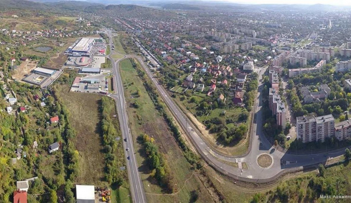 У Мукачеві з’явилася нова дорожня розв’язка (ФОТО)