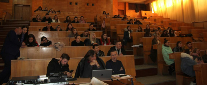 На факультеті суспільних наук УжНУ влаштували «Битву інтелектуалів»