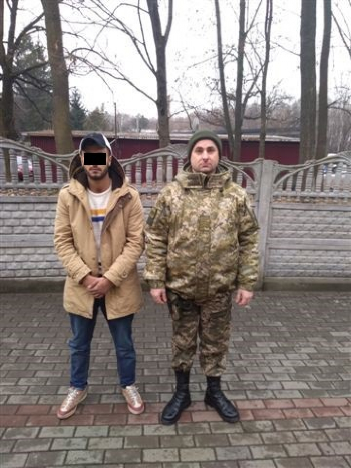 "Студент" з Йорданії намагався підкупити закарпатських прикордонників п’ятитисячним хабарем