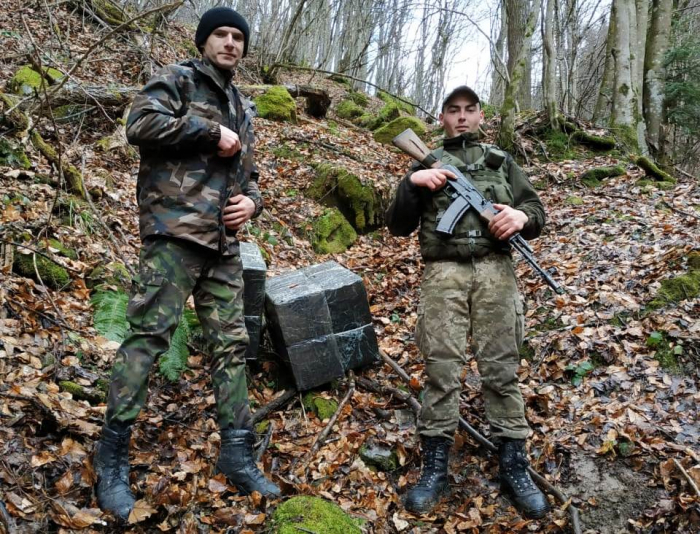 Боротьба з контрабандою на Закарпатті: цигарки "зловили", контрабандиста – ні (ФОТО, ВІДЕО)