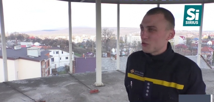 Герої серед нас: як ужгородський рятувальник не дав жінці стрибнути з 5-го поверху