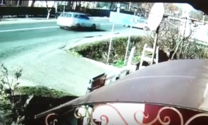 Момент жахливої ДТП в Ракошині потрапив на камеру відеоспостереження (ВІДЕОФАКТ)