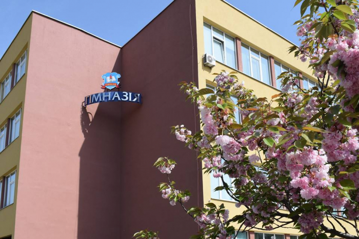 Ужгородській класичній гімназії - 25 років!