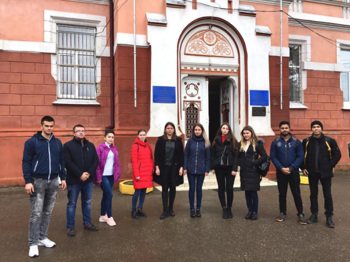 Творити добро разом - легше і благородно: волонтаріат УжНУ відвідує місцеві школи-інтернати