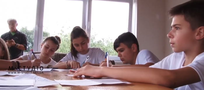 На Закарпатті вже четвертий рік поспіль організовують для дітей англомовний табір (ВІДЕО)