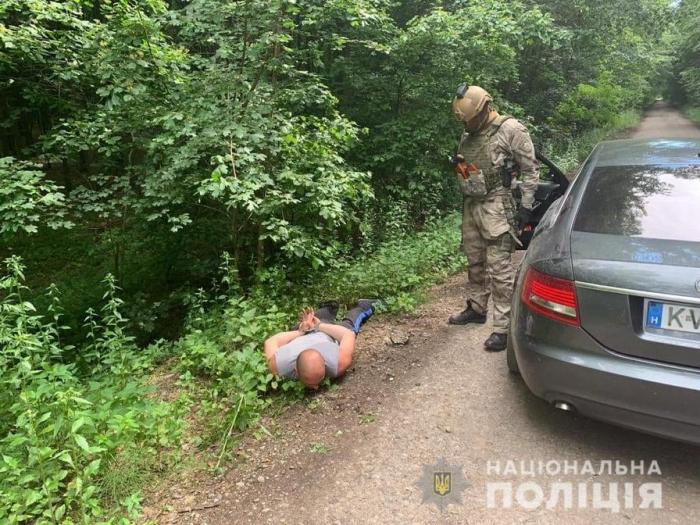 На Закарпатті поліція викрила на збуті наркотиків 40-річного берегівчанина