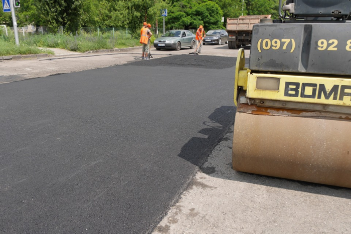 В Ужгороді триває ремонт доріг! Де працюють зараз?