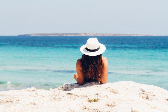 Жінкам до уваги: як захистити волосся під час літньої відпустки