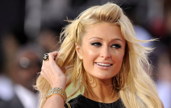 Американська зірка Періс Гілтон планує купити відомий готель біля Ужгорода – ЗМІ