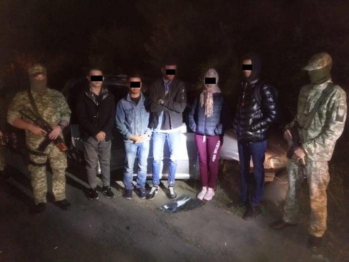 Дві групи нелегалів та провідників затримали прикордонники на Закарпатті